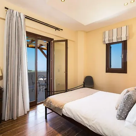 Vilă New Katifes With Pool, Walk To Amenities & Amazing Views!