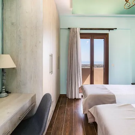 New Katifes With Pool, Walk To Amenities & Amazing Views! Kirianna