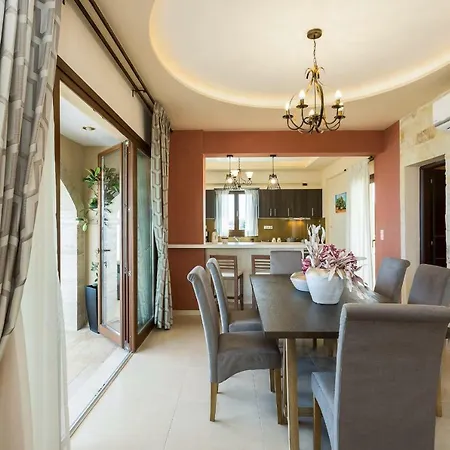 New Katifes With Pool, Walk To Amenities & Amazing Views! Vilă